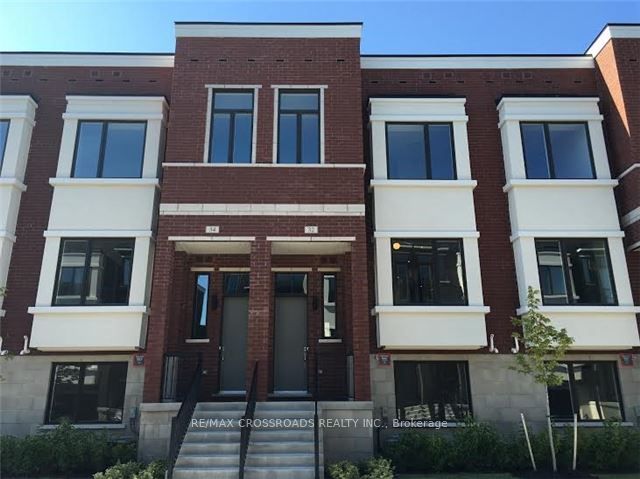 Att/Row/Townhouse at 32 Ambler Lane, Richmond Hill, ON L4C 3N8, Richmond Hill