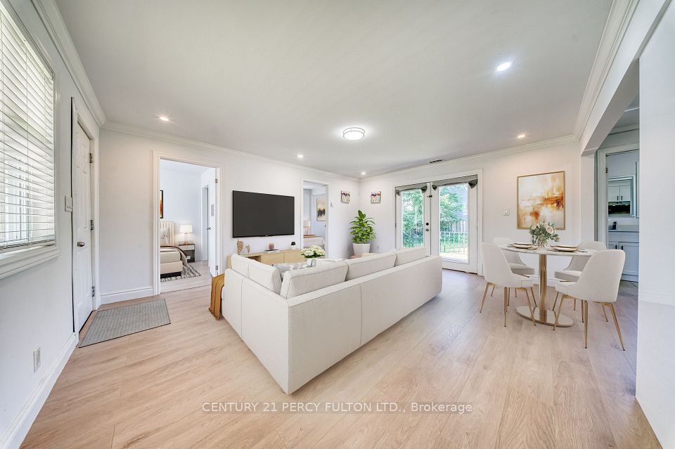 Detached at 242 Simcoe Avenue, Georgina, ON L4P 2H8, Georgina