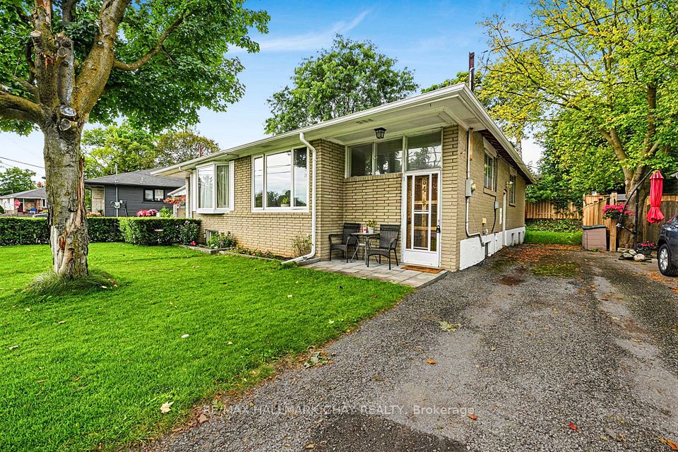 Semi-Detached at 84 Longford Drive, Newmarket, ON L3Y 2Y4, Newmarket