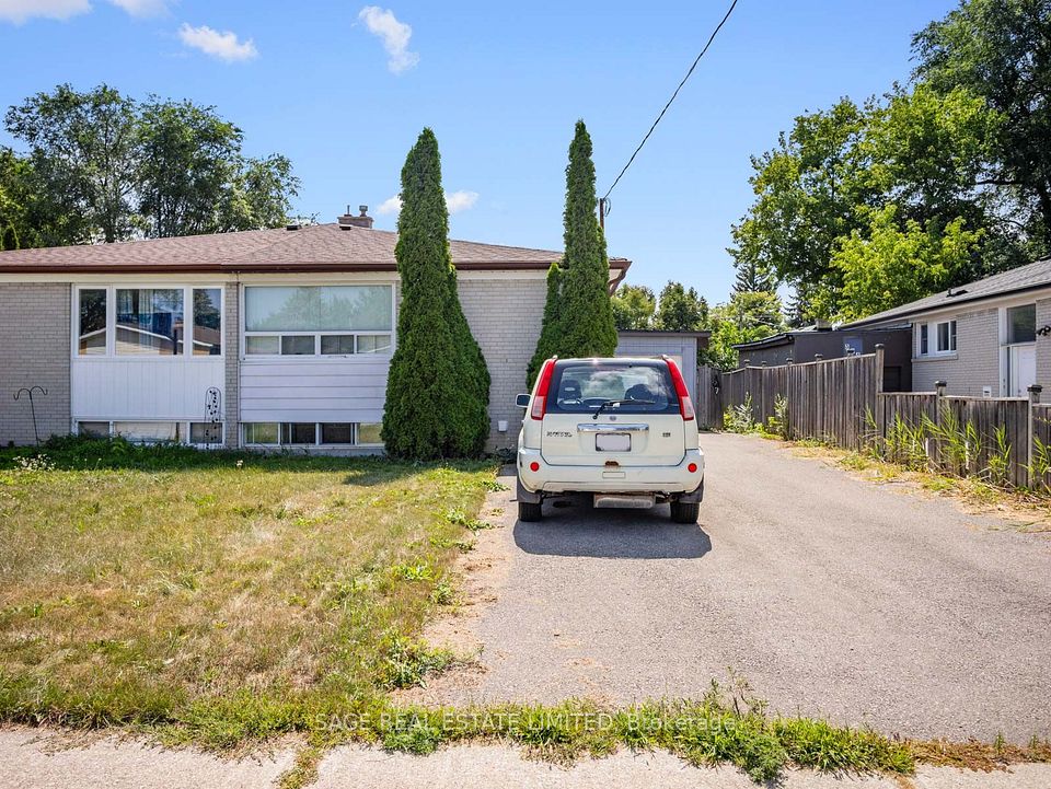 Semi-Detached at 308 Taylor Mills Drive N Bsmt, Richmond Hill, ON L4C 2T9, Richmond Hill