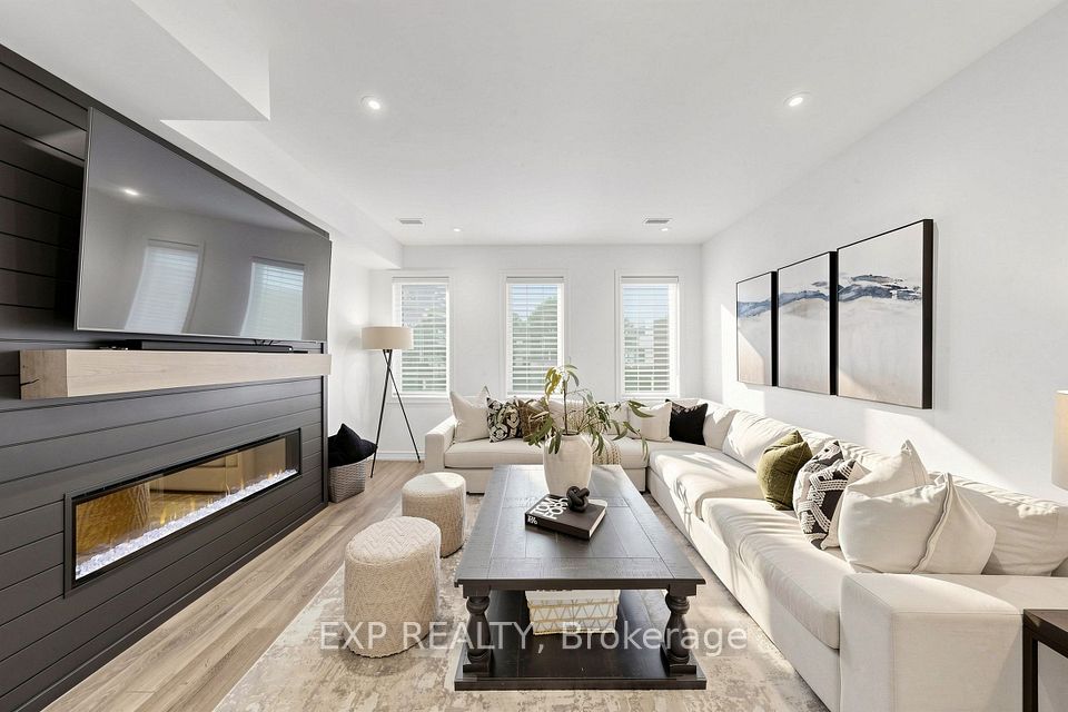 Att/Row/Townhouse at 75 Cornell Centre Boulevard, Markham, ON L6B 1P7, Markham