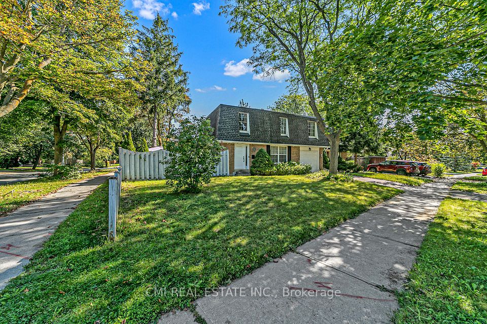 Att/Row/Townhouse at 39 Brightway Crescent, Richmond Hill, ON L4C 5A1, Richmond Hill