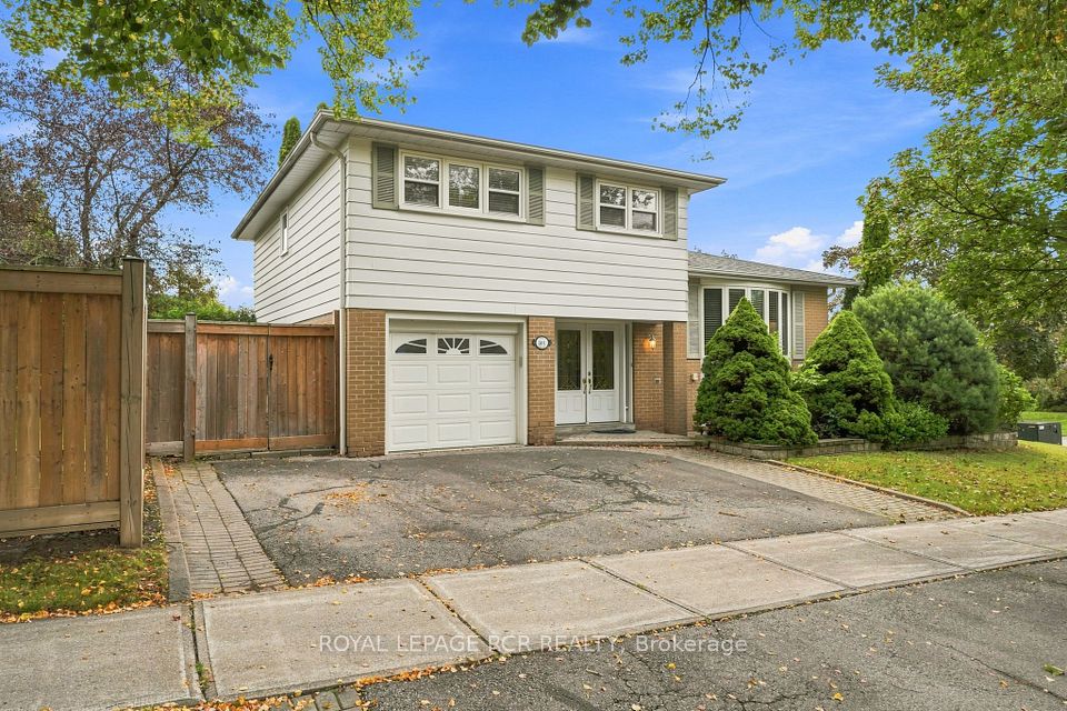 Detached at 101 Hill Drive, Aurora, ON L4G 3A9, Aurora