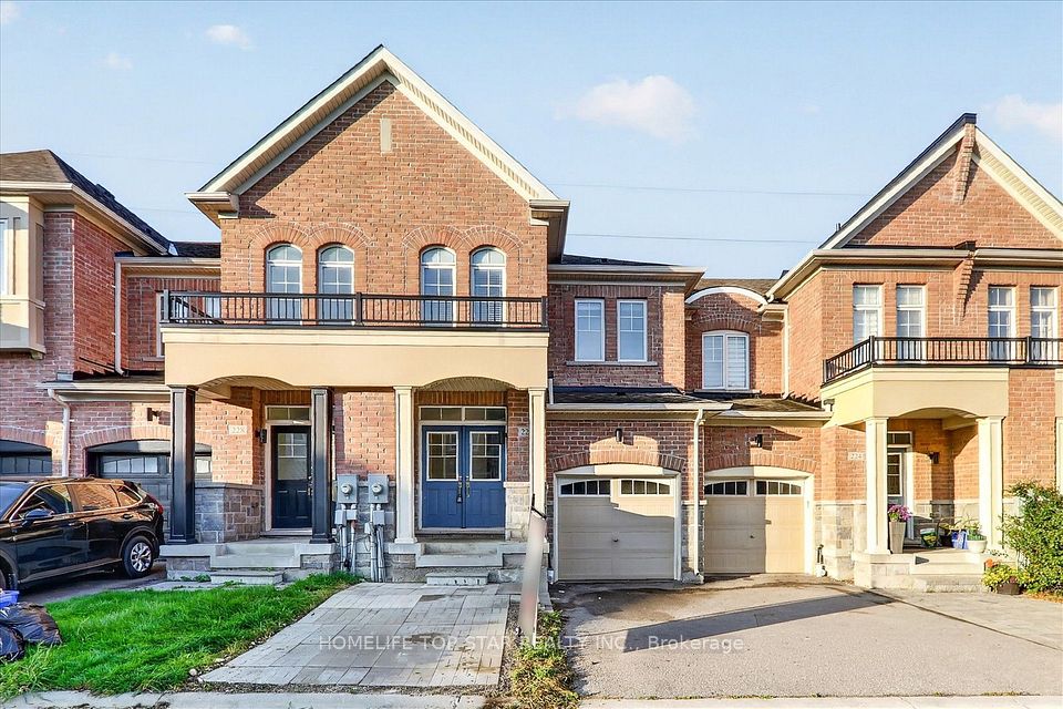 Att/Row/Townhouse at 226 Bennett Street, Newmarket, ON L3X 0M1, Newmarket