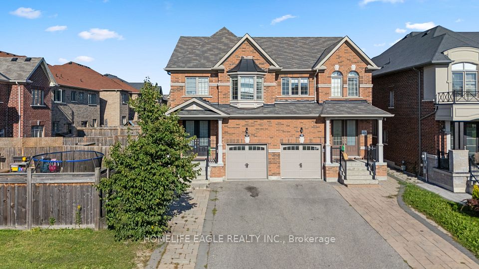 Semi-Detached at 746 Yarfield Crescent, Newmarket, ON L3X 0H4, Newmarket