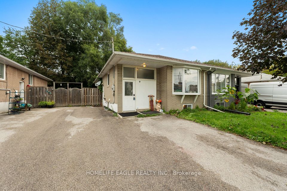 Semi-Detached at 169 Penn Avenue, Newmarket, ON L3Y 2S3, Newmarket