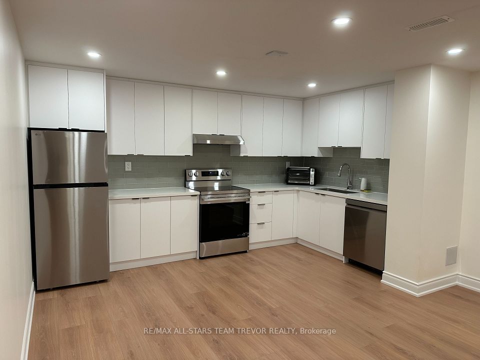 Detached at 32 Valleo Street Basement, Georgina, ON L4P 0K1, Georgina