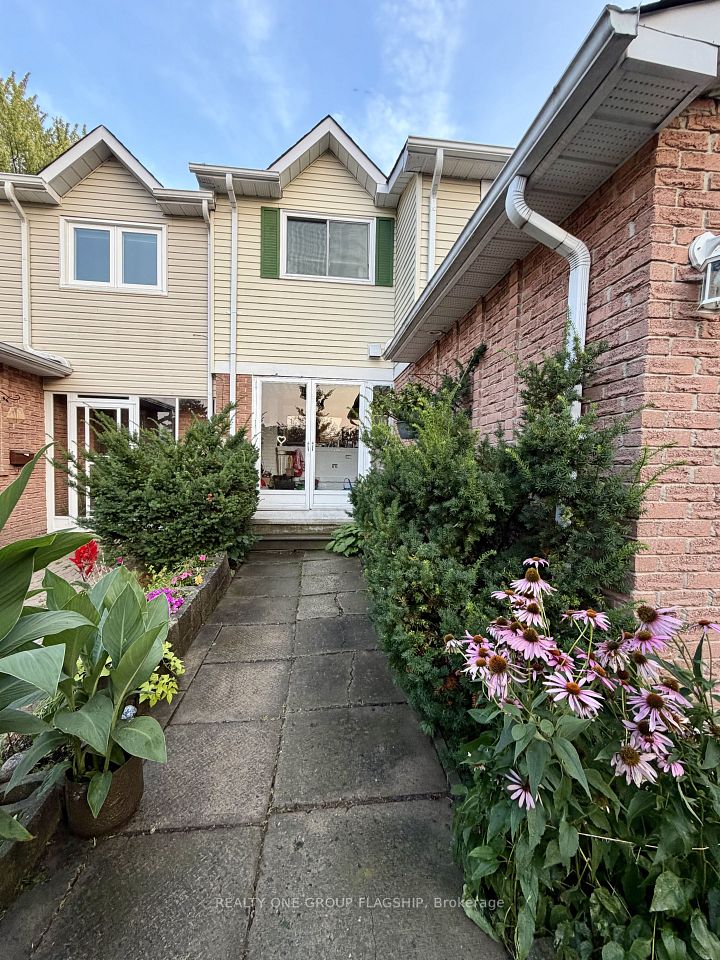 Att/Row/Townhouse at 73 Durie Lane, Markham, ON L3T 5H4, Markham
