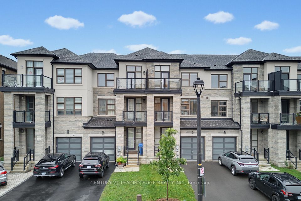 Att/Row/Townhouse at 332 Laplante Street, Newmarket, ON L3X 0M5, Newmarket