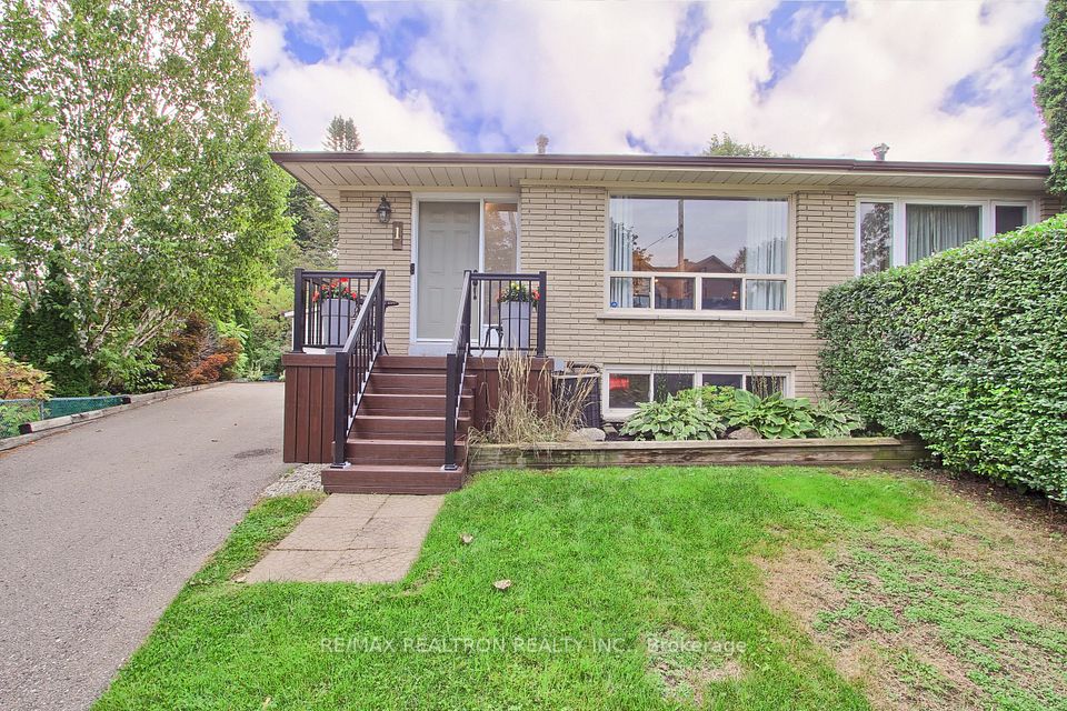1 McDonald Drive, Aurora, ON L4G 2T4 at 1 McDonald Drive, Aurora, ON L4G 2T4, Aurora, ON, L4G 2T4