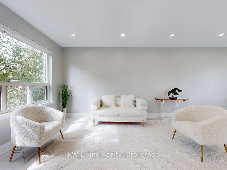 Semi-Detached at 251 Mcconvey Drive, Richmond Hill, ON L4C 3K1, Richmond Hill