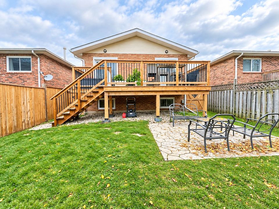 Detached at 14 Newlands Avenue Upper, Georgina, ON L4P 3T3, Georgina