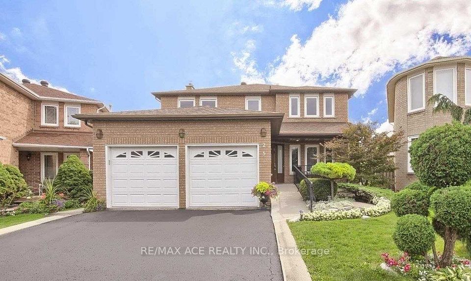Detached at 25 Pilkington Crescent BSMT, Vaughan, ON L4J 7J5, Vaughan