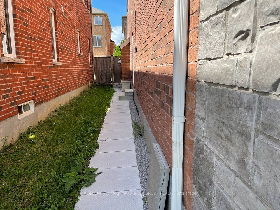 Detached at 53 Froud Drive Bsmt, Richmond Hill, ON L4S 0C6, Richmond Hill
