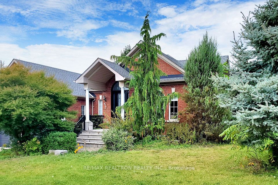 Detached at 1021 Ivsbridge Boulevard, Newmarket, ON L3X 1N7, Newmarket