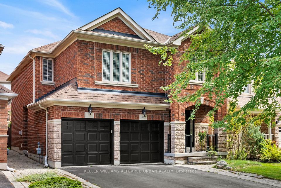 Detached at 1002 Oaktree Crescent, Newmarket, ON L3X 2Z3, Newmarket