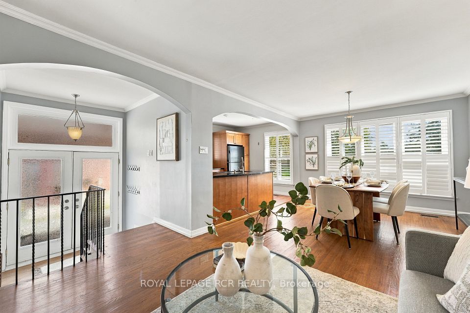 Semi-Detached at 70 Tecumseh Drive, Aurora, ON L4G 2X4, Aurora