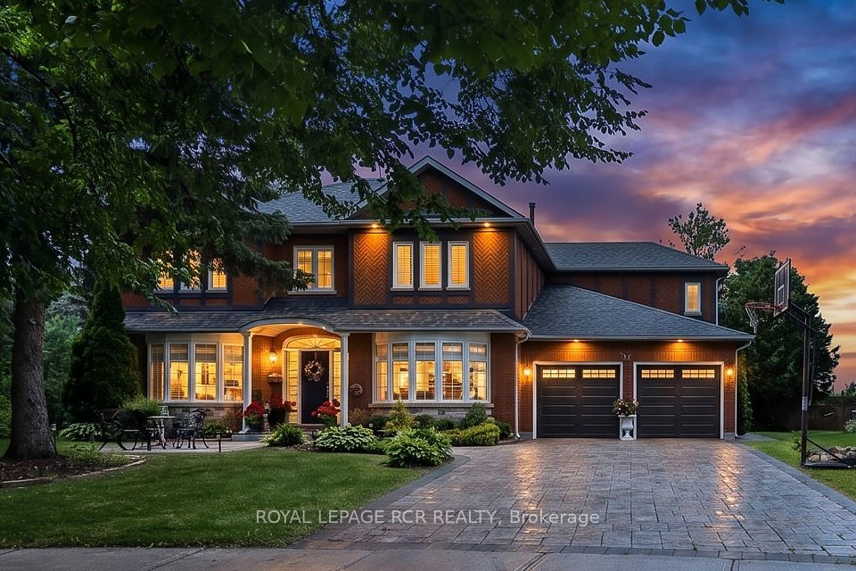 Detached at 713 Exceller Circle, Newmarket, ON L3X 1P4, Newmarket