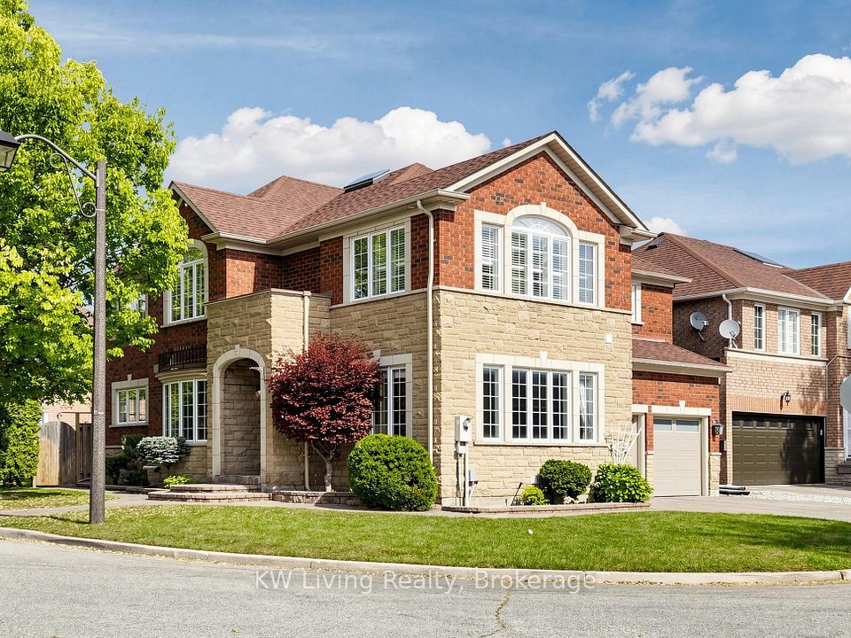 Detached at 2 Littleleaf Crescent, Markham, ON L3S 4E9, Markham