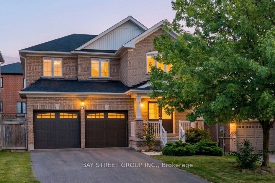 Detached at 37 Mynden Way, Newmarket, ON L3X 3A7, Newmarket