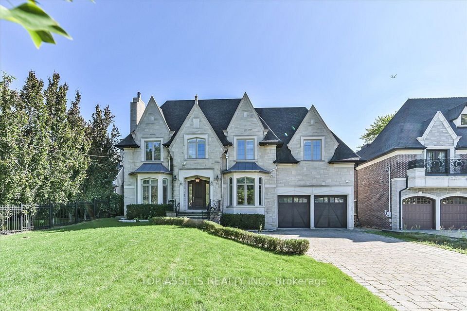 Detached at 15 Westwood Lane, Richmond Hill, ON L4C 6X4, Richmond Hill