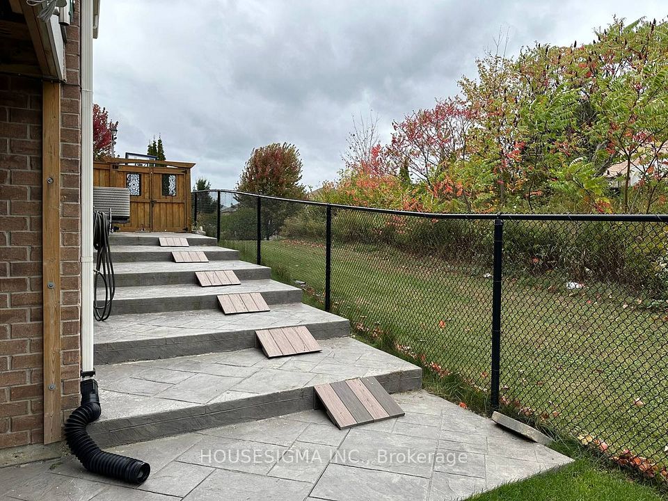 Detached at 3 Pheasant Drive, Richmond Hill, ON L4E 3S9, Richmond Hill
