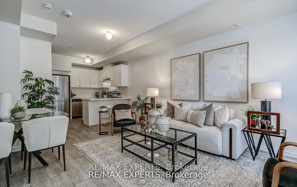 Condo Townhouse at 300 Alex Gardner Circle 61, Aurora, ON L4G 1N4, Aurora