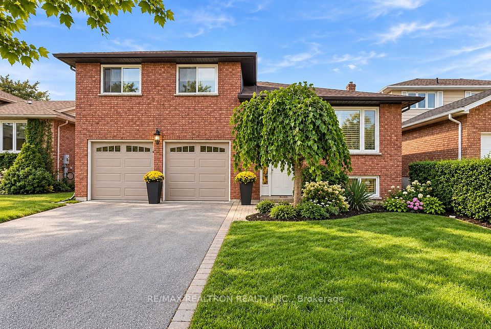Detached at 18 Castille Crescent, Georgina, ON L4P 3L4, Georgina