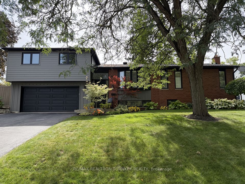 Detached at 310 Queen Street Lower, Newmarket, ON L3Y 2G4, Newmarket