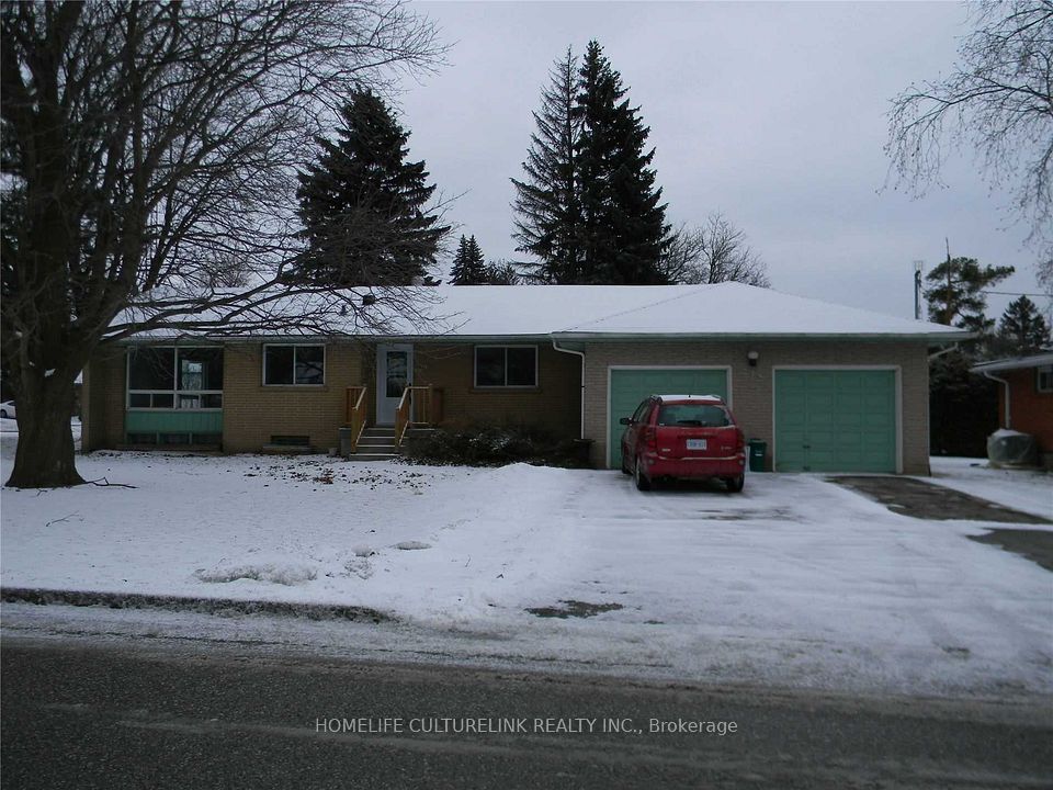 Detached at 776 Grace Street Main Fl, Newmarket, ON L3Y 2L3, Newmarket