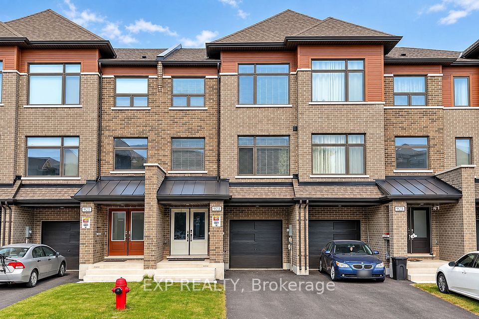 Att/Row/Townhouse at 923 Isaac Phillips Way Lower, Aurora, ON L3X 2Y8, Aurora