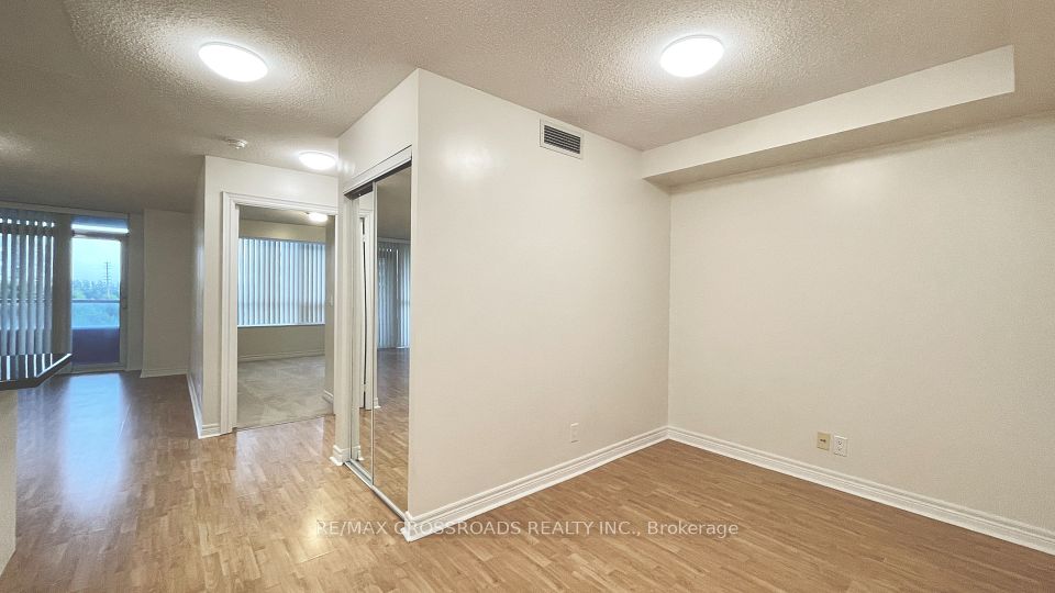 Condo Apartment at 33 Cox Boulevard 607, Markham, ON L3R 8A6, Markham