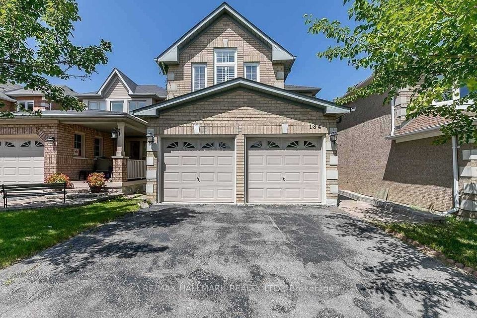 Detached at 184 Stone Road Bsmnt, Aurora, ON L4G 6Y9, Aurora
