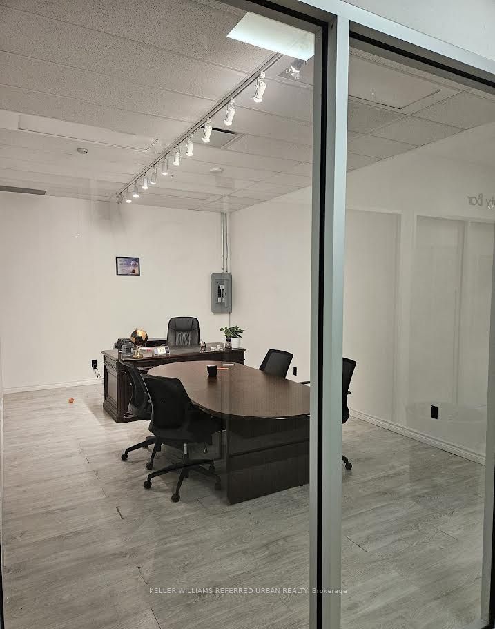 7163 Yonge Street 260, Markham, ON L3T 0C6