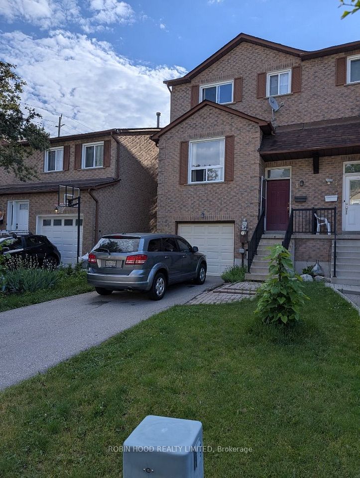 Semi-Detached at 5 Cottonwood Court, Markham, ON L3T 5W9, Markham