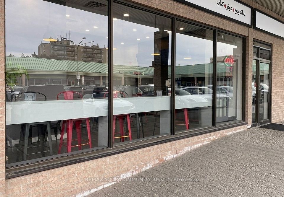 10520 YONGE Street, Richmond Hill, ON L4C 3C7