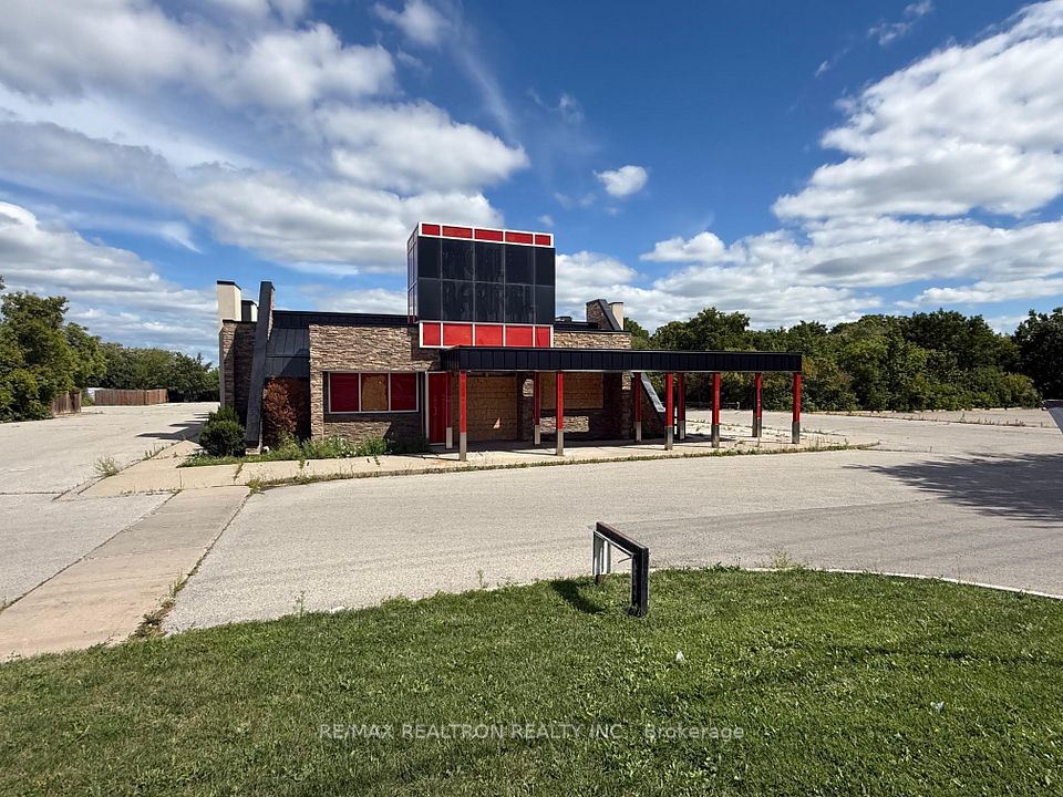 17215 Yonge Street, Newmarket, ON L3Y 5L8