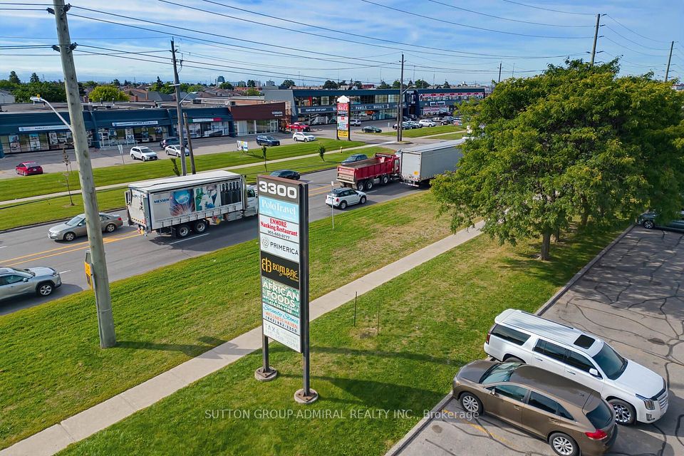 3300 Steeles Avenue W 14, Vaughan, ON L4K 2Y4