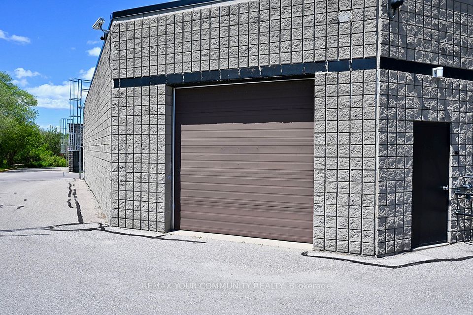 4 Vata Court 16, Aurora, ON L4G 4B6