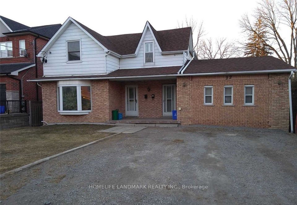 Detached at 22 Centre Street 2, Aurora, ON L4G 1J6, Aurora