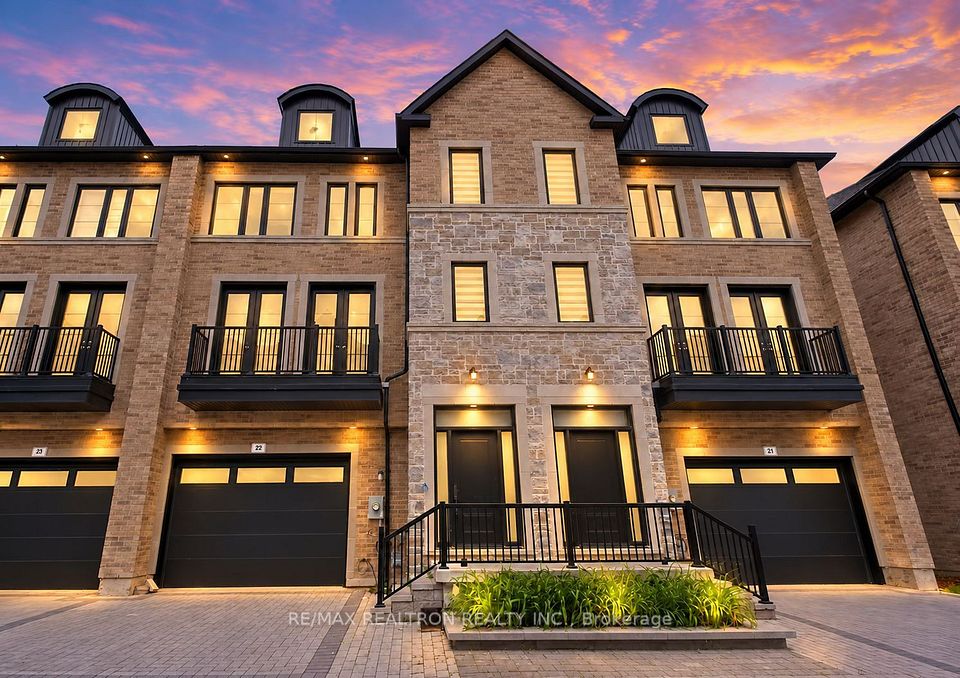 Att/Row/Townhouse at 260 Eagle Street 22, Newmarket, ON L3Y 1K1, Newmarket
