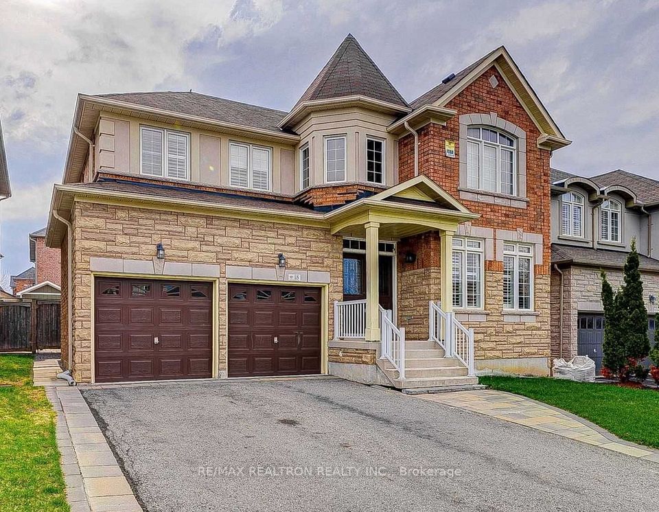 Detached at 18 Horsley Court, Aurora, ON L4G 0H7, Aurora