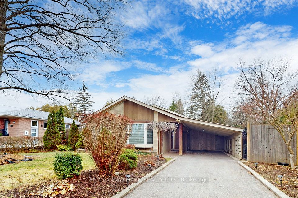 Detached at 16 Knowles Crescent, Aurora, ON L4G 1Z7, Aurora