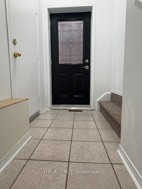Detached at 584 Doubletree Lane Bsmt, Newmarket, ON L3X 2K6, Newmarket