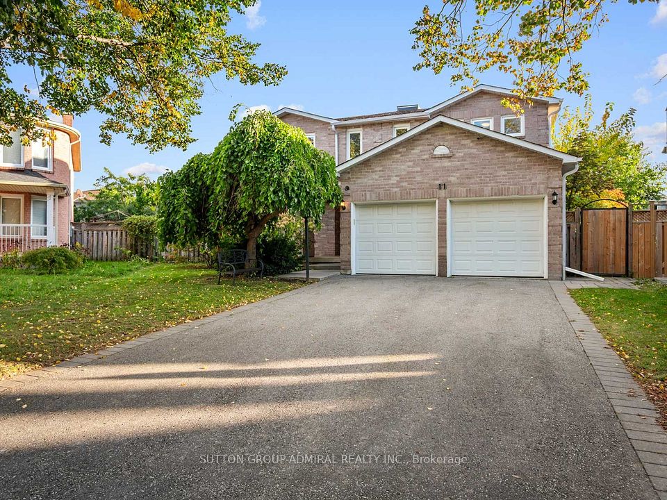 Detached at 11 Espby Court, Richmond Hill, ON L4C 9L2, Richmond Hill