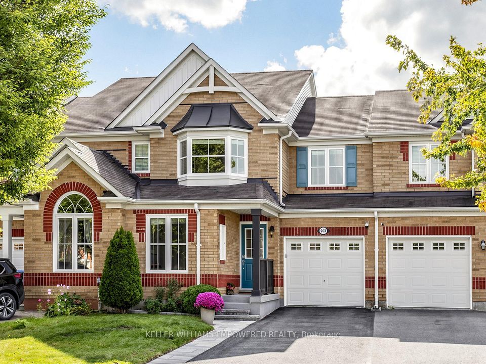 Att/Row/Townhouse at 203 Chilcott Crescent, Newmarket, ON L3X 3G6, Newmarket