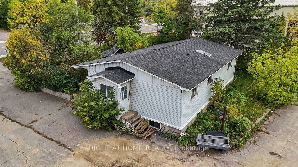 198 King Road, Richmond Hill, ON L4E 2W1