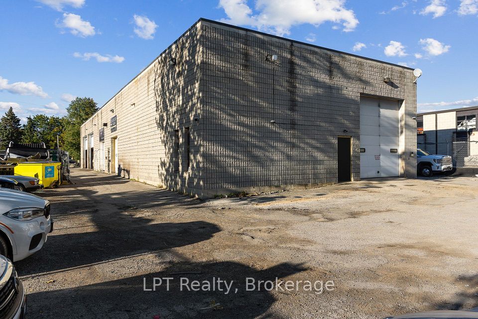 7 Harlech Court 2, Markham, ON L3T 6L5