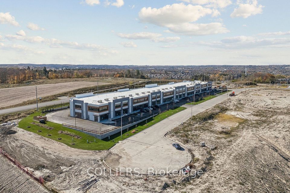 175 Melvin Robson Avenue 5-6, Aurora, ON L4G 7B4