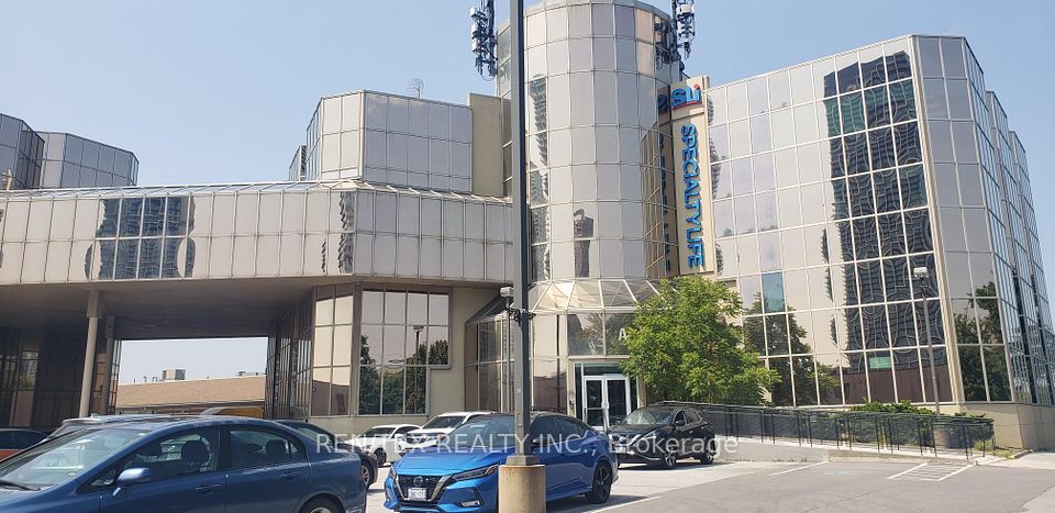 8000 Jane Street A402, Vaughan, ON L4K 5B8